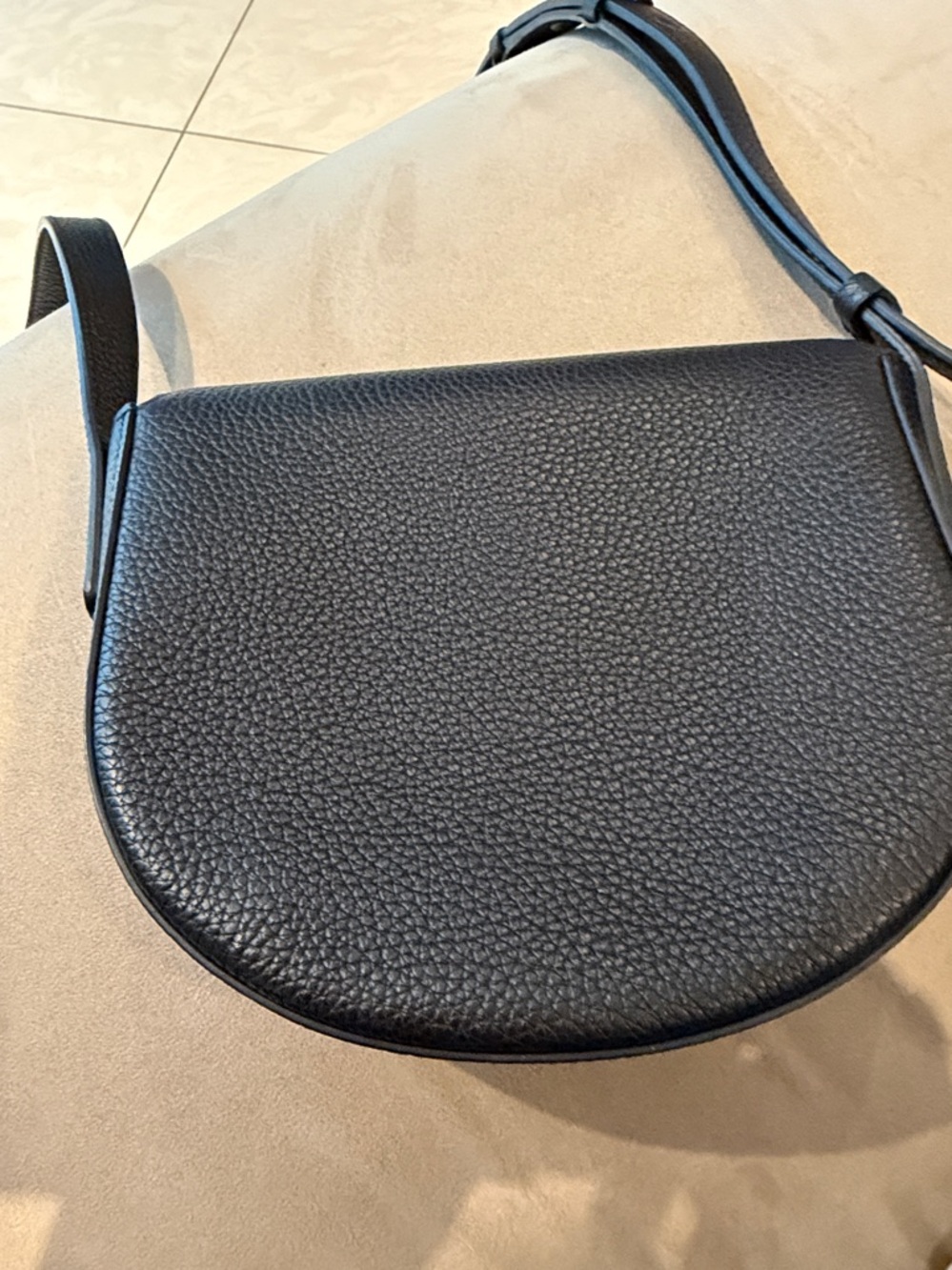 EUC Authentic - Ferragamo Black Pebbled Leather Crossbody - adjustable strap - Picture 5 of 10